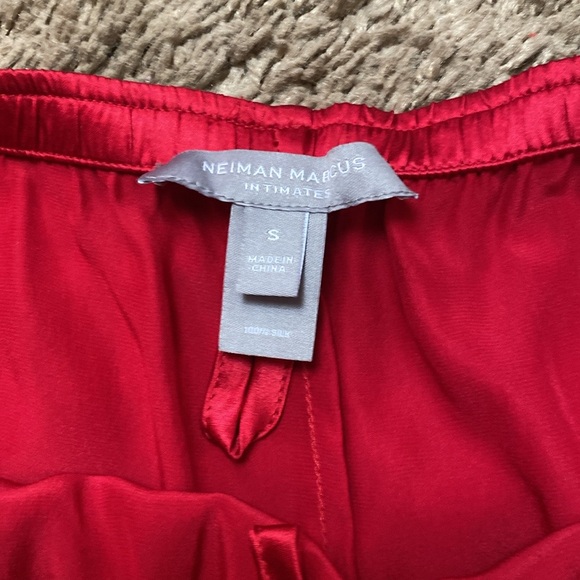Neiman Marcus Intimates Red 100% Silk Pajamas 2pc Set Bottoms Pants Top Shirt - Picture 15 of 15